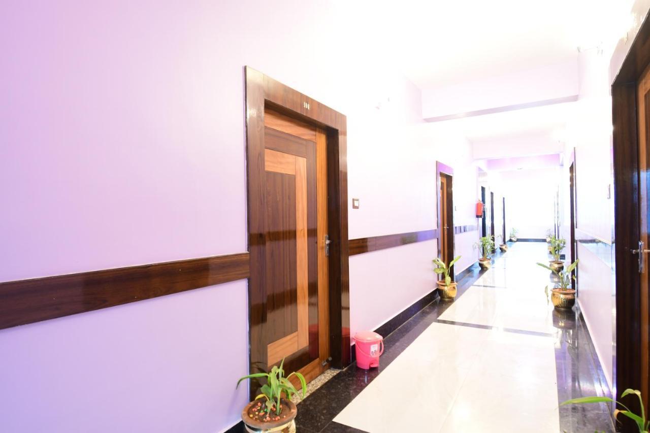 Hotel Sushree International Бхубанешвара Экстерьер фото