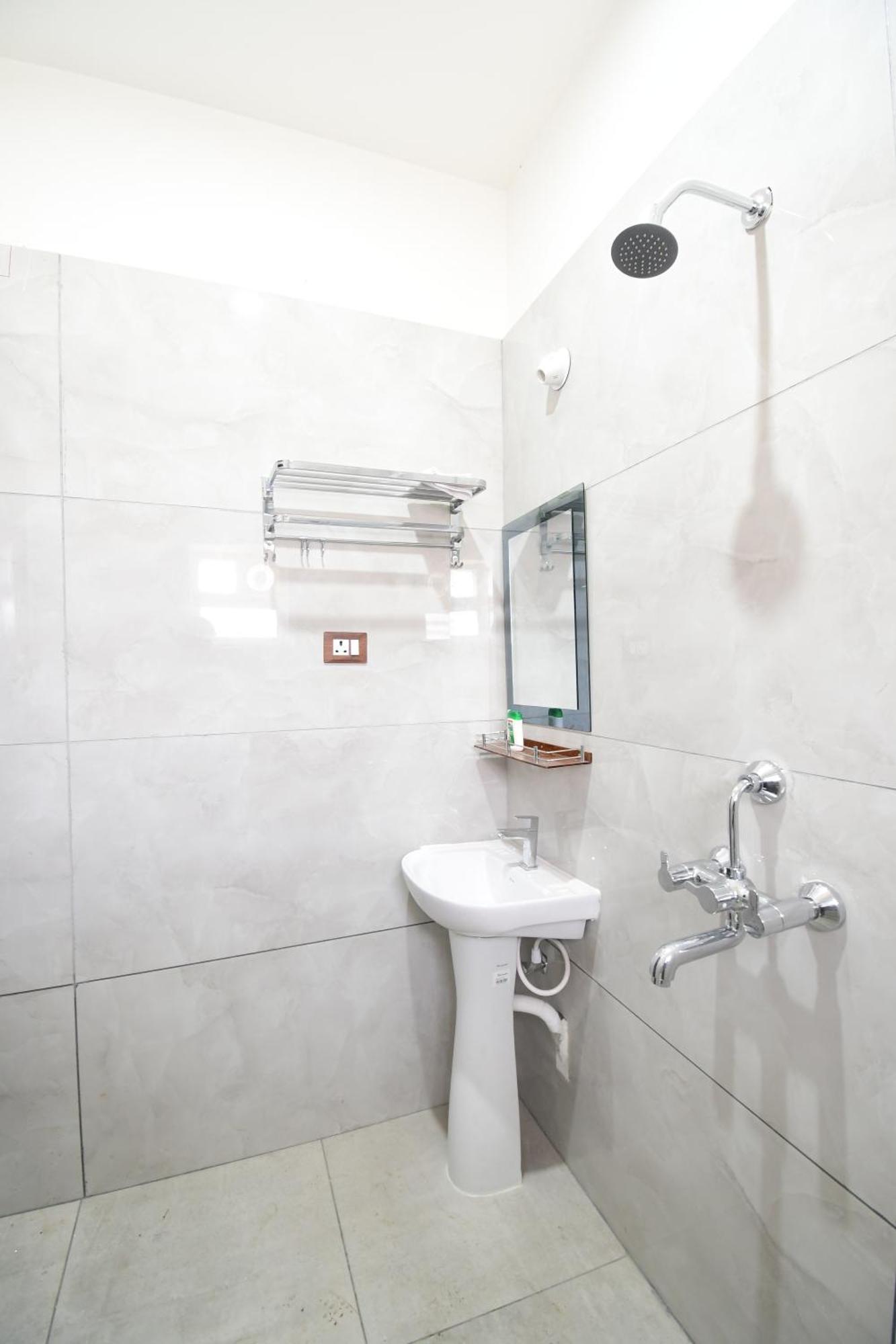Hotel Sushree International Бхубанешвара Экстерьер фото